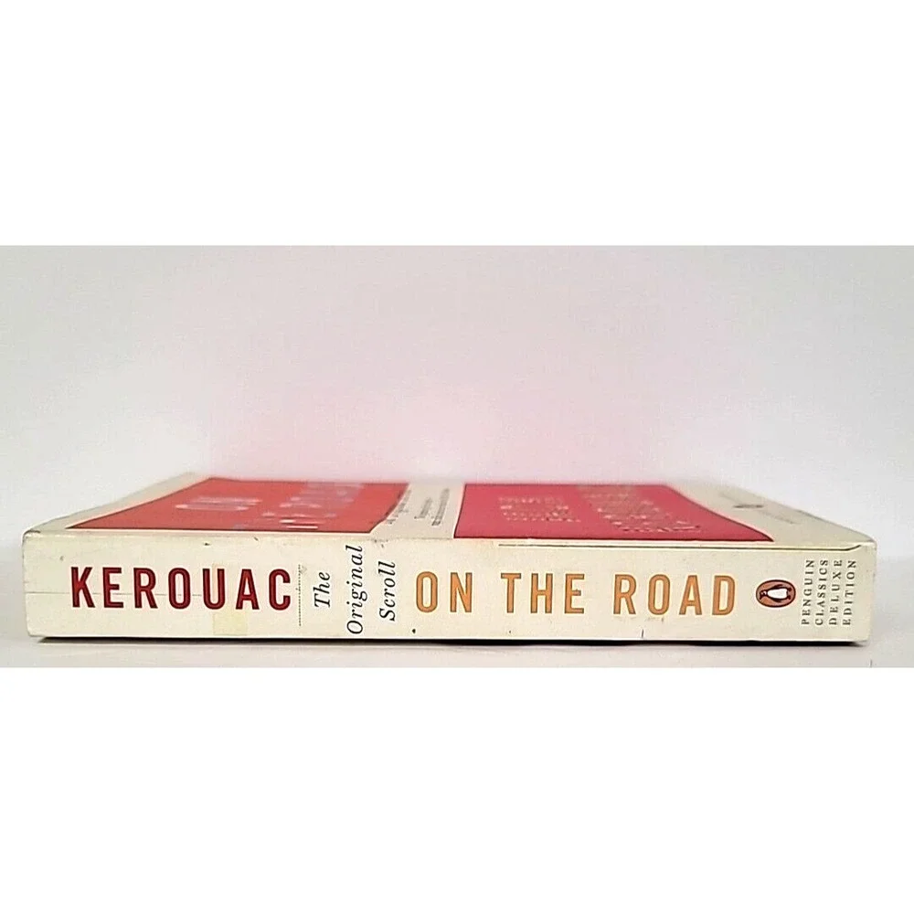 On the Road: The Original Scroll (Penguin Classics Deluxe Edition) Jack Kerouac